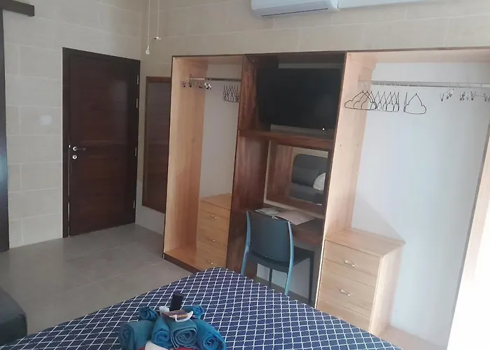 Gazde/Camere de închiriat Ta Naqcil *